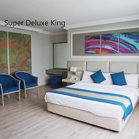 Kingwood Hotel Kuching Exterior foto