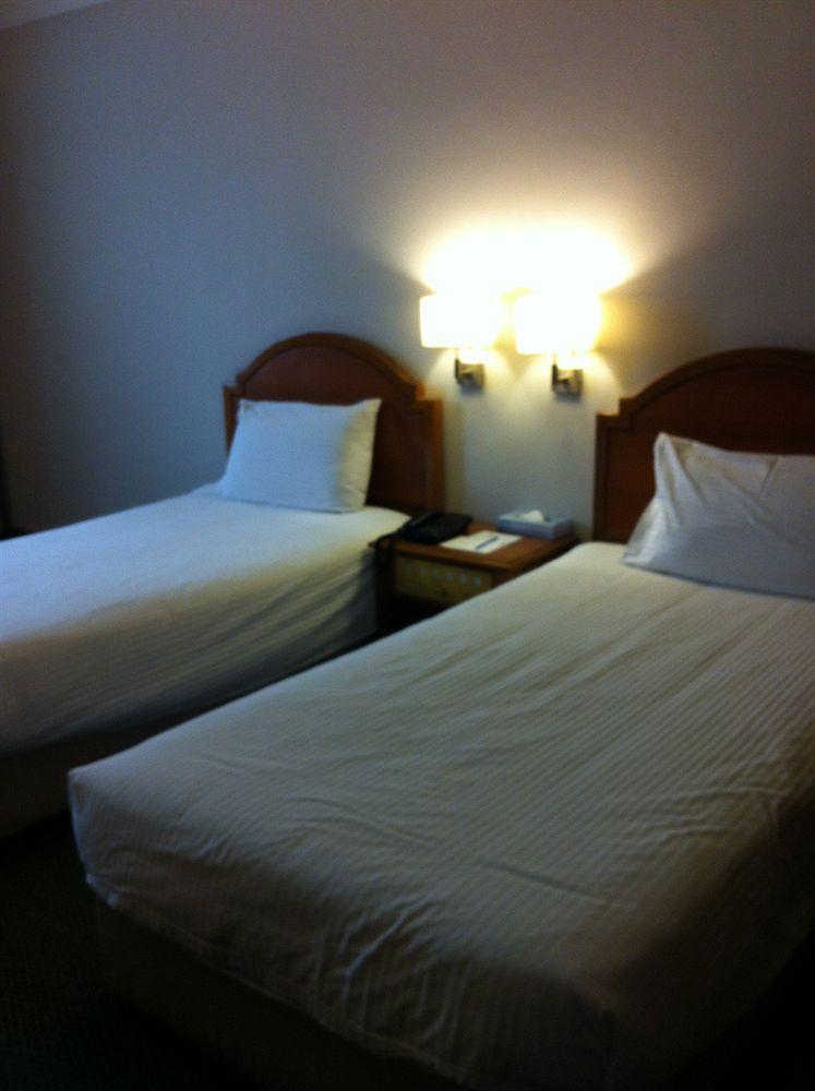 Kingwood Hotel Kuching Exterior foto