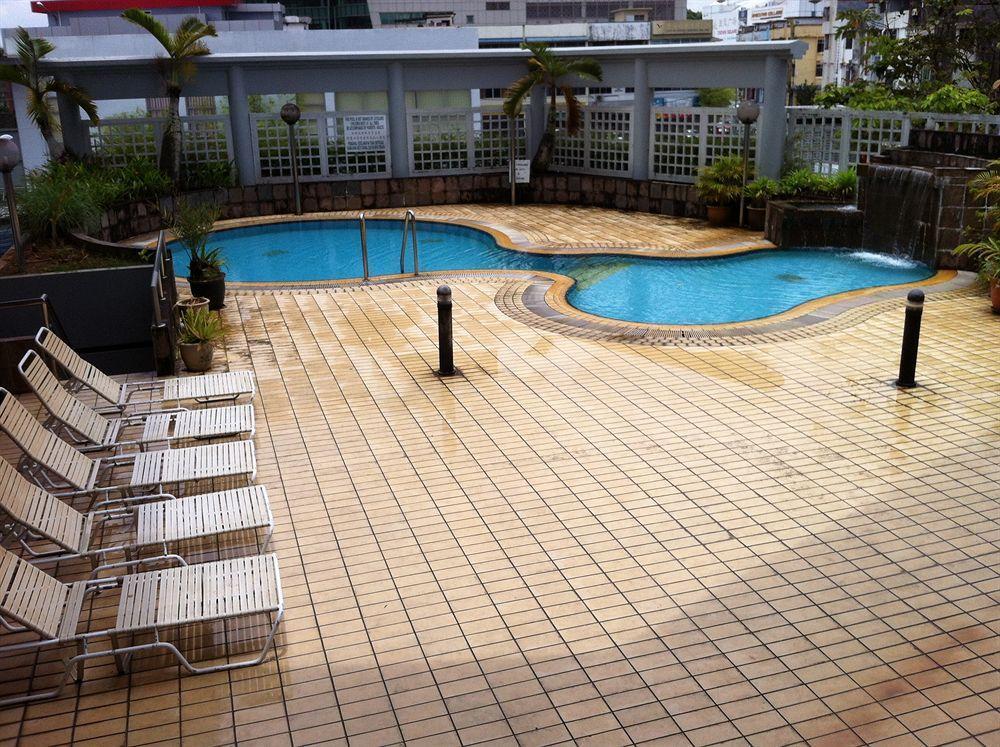 Kingwood Hotel Kuching Exterior foto