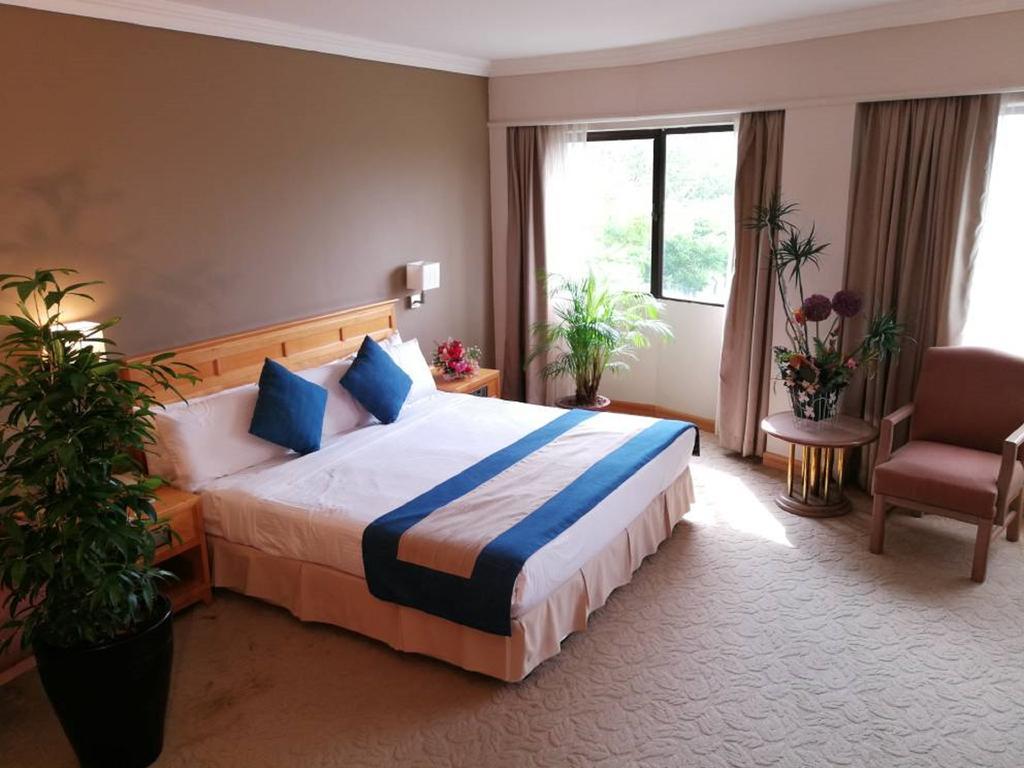 Kingwood Hotel Kuching Exterior foto
