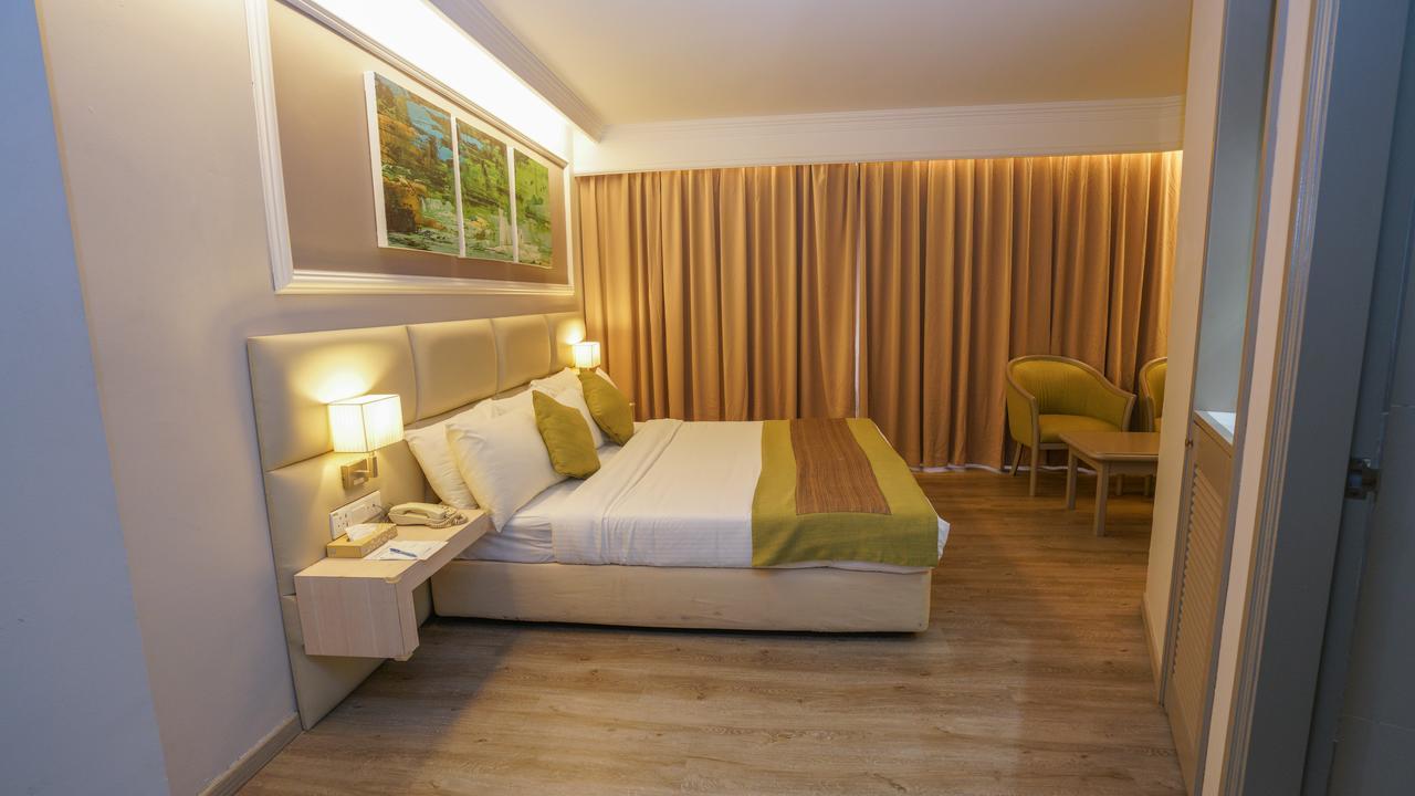 Kingwood Hotel Kuching Exterior foto